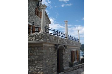 Montenegro Privát Lepetane, Exterior